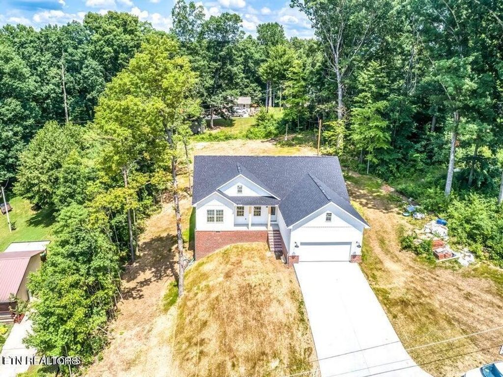 Photo of 132 CROSS Drive, Tazewell, TN 37879 (MLS # 1276301)