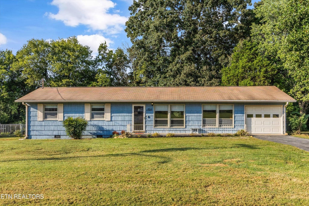 Photo of 4913 Gettysburg Rd, Knoxville, TN 37921 (MLS # 1355939)