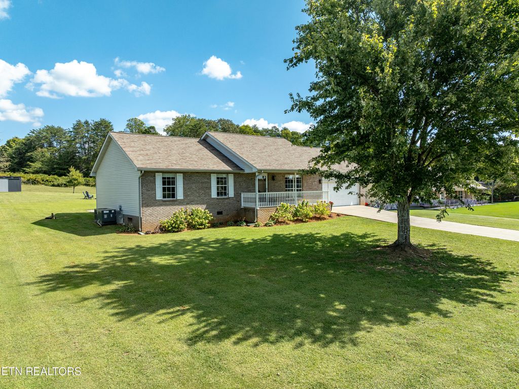 Photo of 120 Franklin Estates Lane, Greenback, TN 37742 (MLS # 1317108)