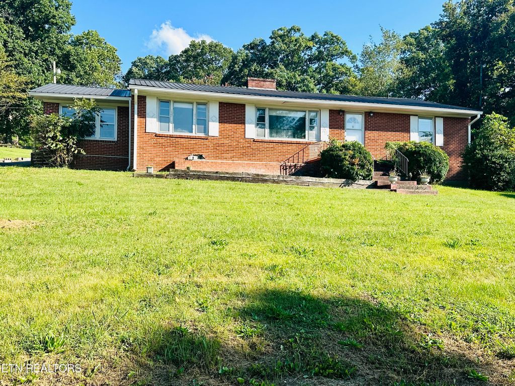 Photo of 1006 JAMES St, Tazewell, TN 37879 (MLS # 1239534)