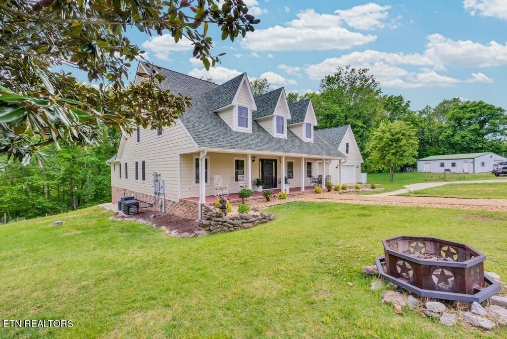 Photo of 2193 Tollisontown Rd, Sparta, TN 38583 (MLS # 1339114)