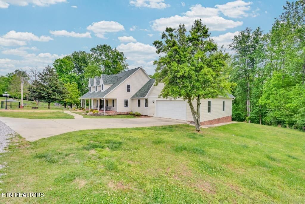 Photo of 2193 Tollisontown Rd, Sparta, TN 38583 (MLS # 1339114)