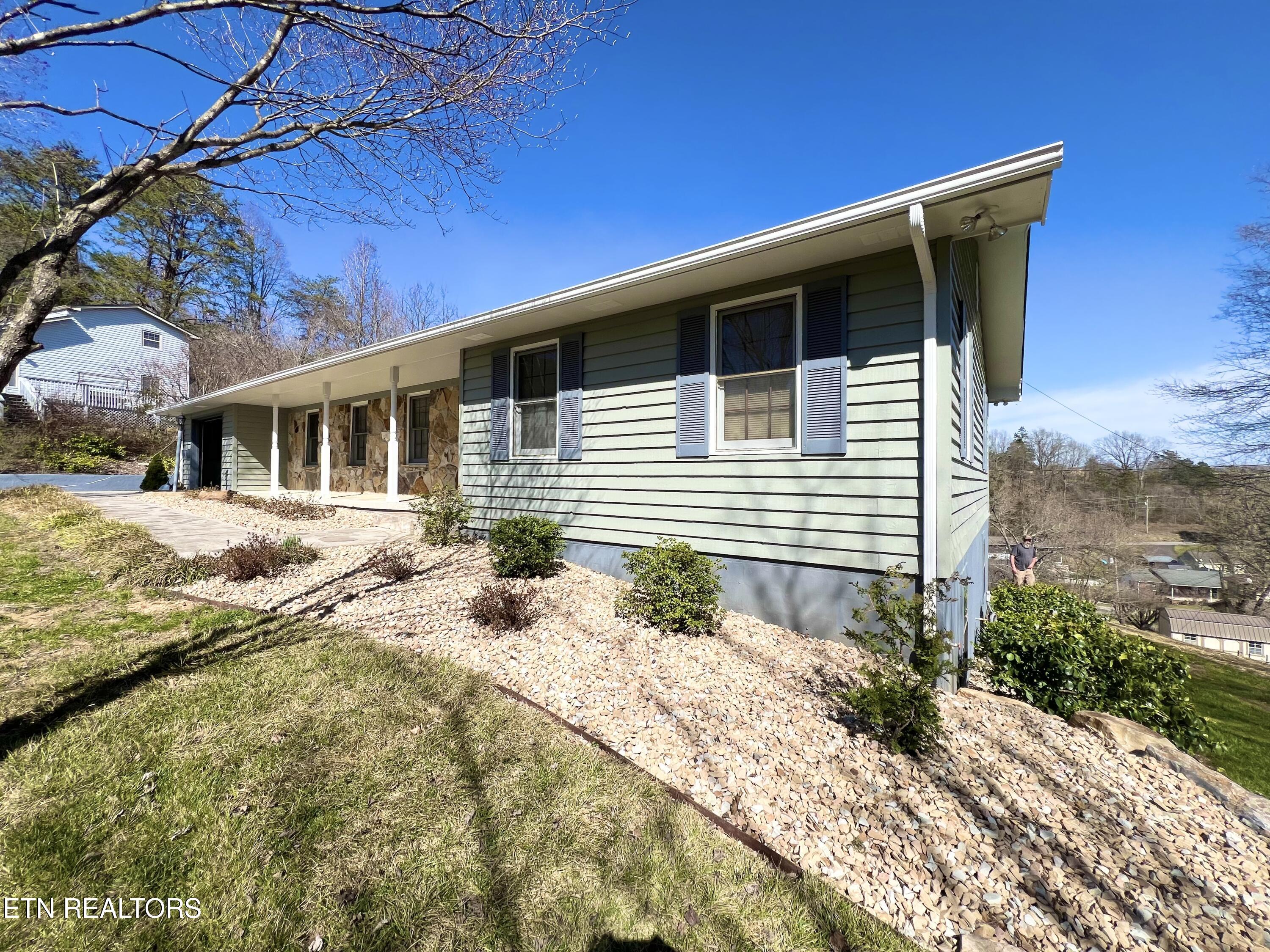 861 Hilltop Drive