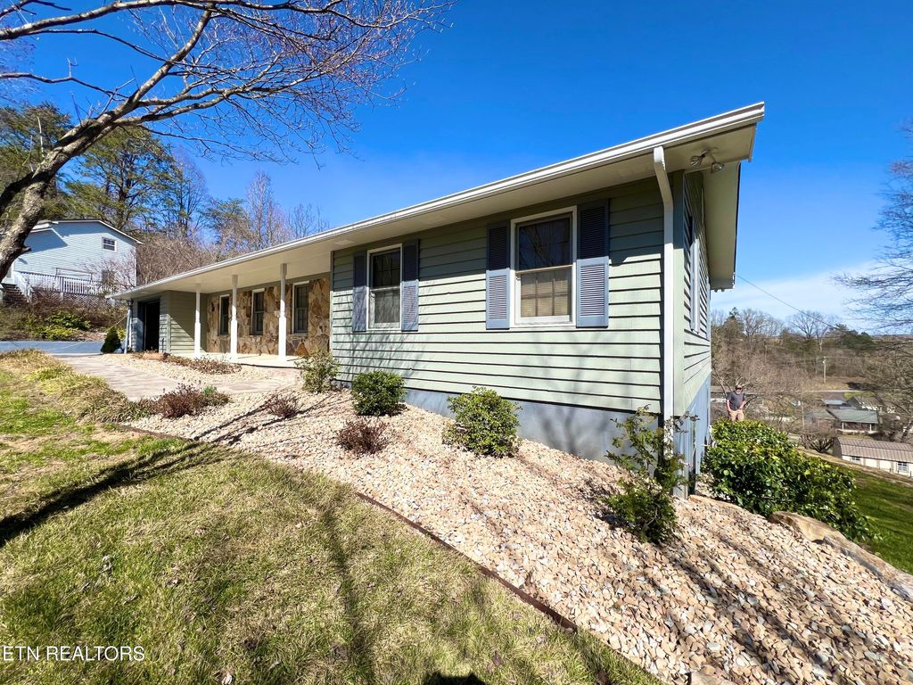 Photo of 861 Hilltop Drive, Jacksboro, TN 37757 (MLS # 1292792)