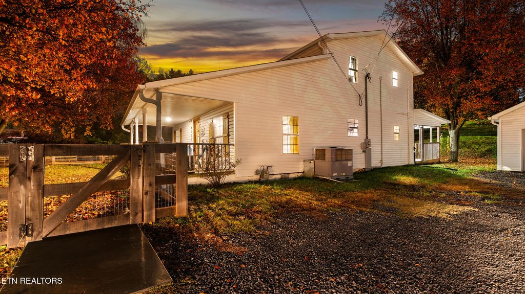 Photo of 4712 Strawberry Plains Pike, Knoxville, TN 37914 (MLS # 1323484)