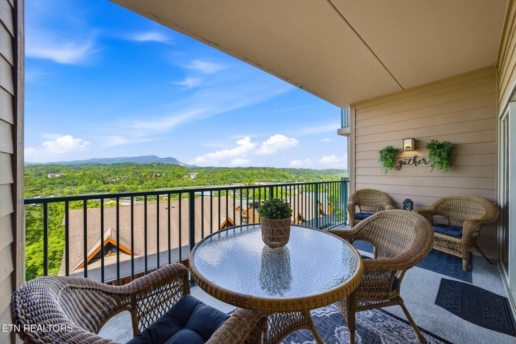 Photo of 410 Big Bear Way #3004, Pigeon Forge, TN 37863 (MLS # 1353576)