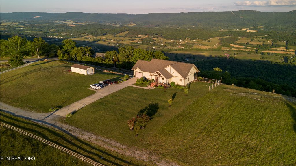 Photo of 13242 Brockdell Rd, Pikeville, TN 37367 (MLS # 1342743)
