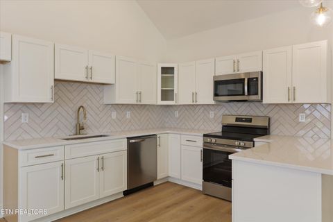 Tiny photo for 430 E Oldham Ave, Knoxville, TN 37917 (MLS # 1342413)