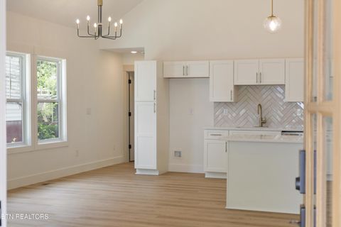 Tiny photo for 430 E Oldham Ave, Knoxville, TN 37917 (MLS # 1342413)