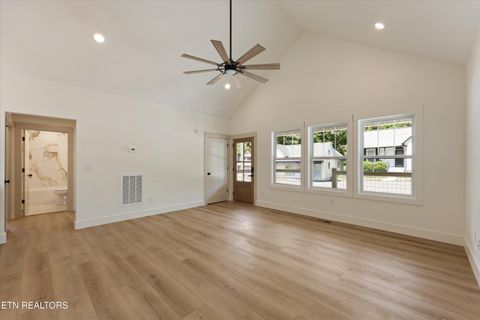 Tiny photo for 430 E Oldham Ave, Knoxville, TN 37917 (MLS # 1342413)