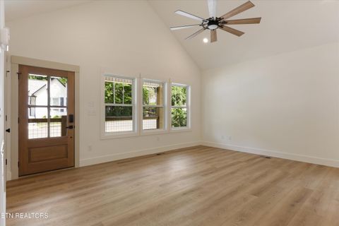 Tiny photo for 430 E Oldham Ave, Knoxville, TN 37917 (MLS # 1342413)