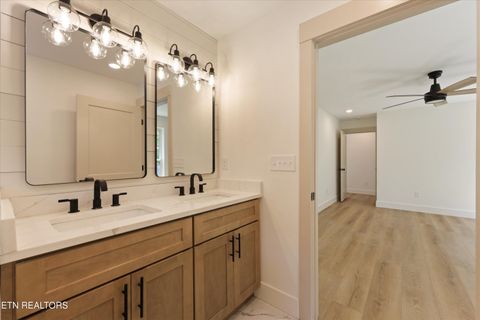 Tiny photo for 430 E Oldham Ave, Knoxville, TN 37917 (MLS # 1342413)