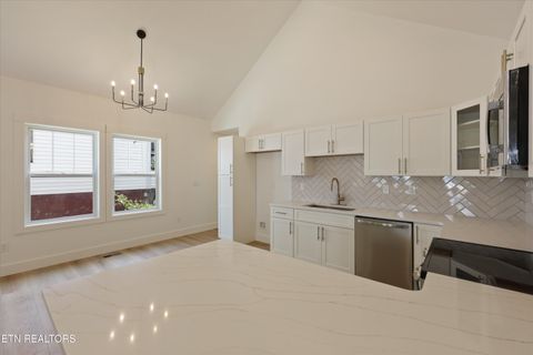 Tiny photo for 430 E Oldham Ave, Knoxville, TN 37917 (MLS # 1342413)