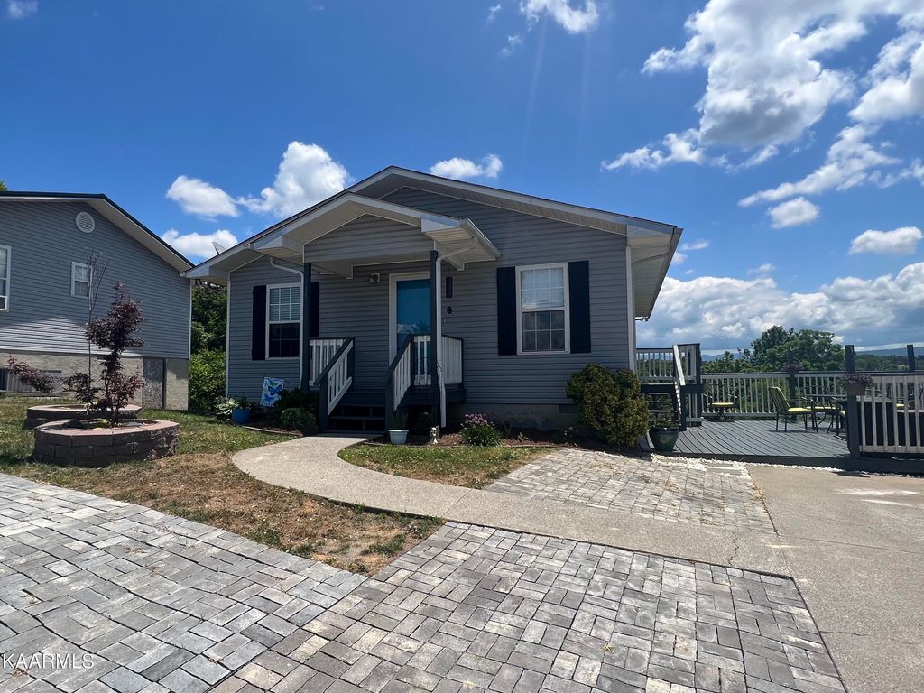 Photo of 114 Bishop St, Alcoa, TN 37701 (MLS # 1229307)