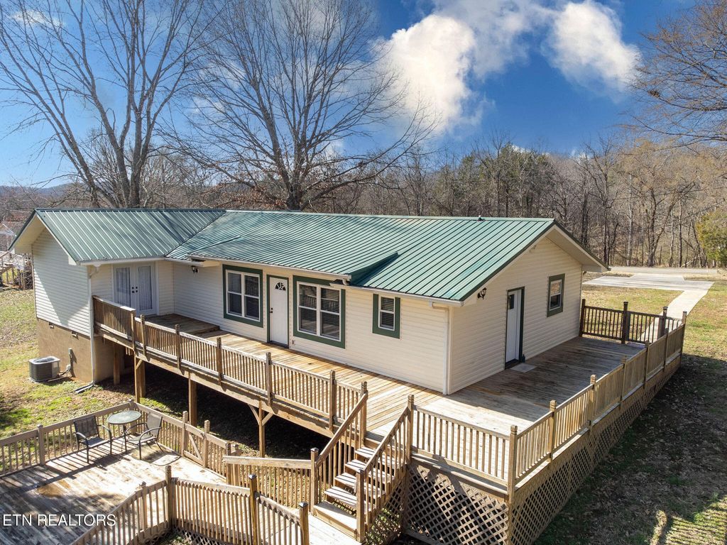 Photo of 116 Dogwood Ridge Drive Rd, Kingston, TN 37763 (MLS # 1330176)