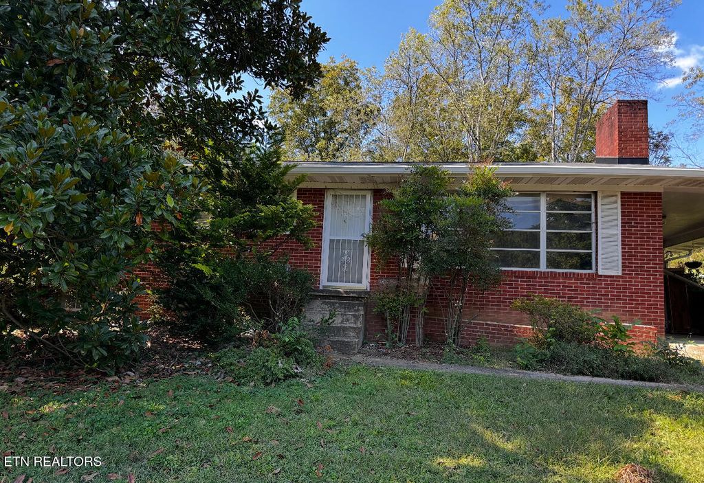 Photo of 2072 Chapman Hwy, Sevierville, TN 37876 (MLS # 1316194)