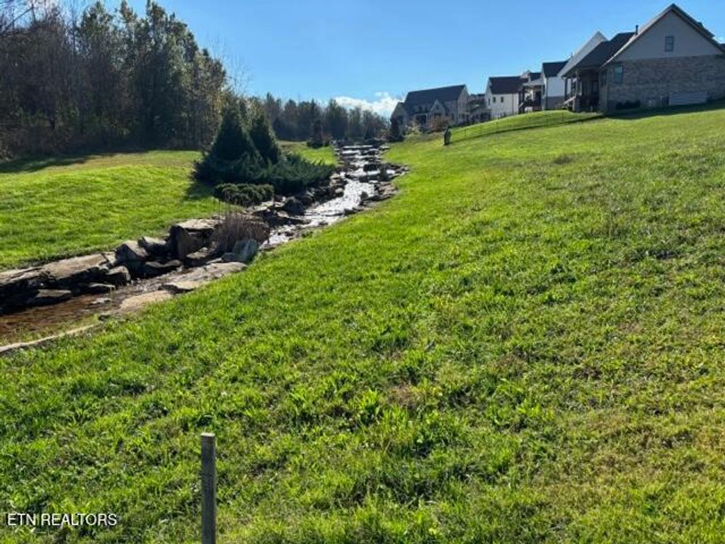 Photo of 330 Barnsley Rd, Farragut, TN 37934 (MLS # 1282274)