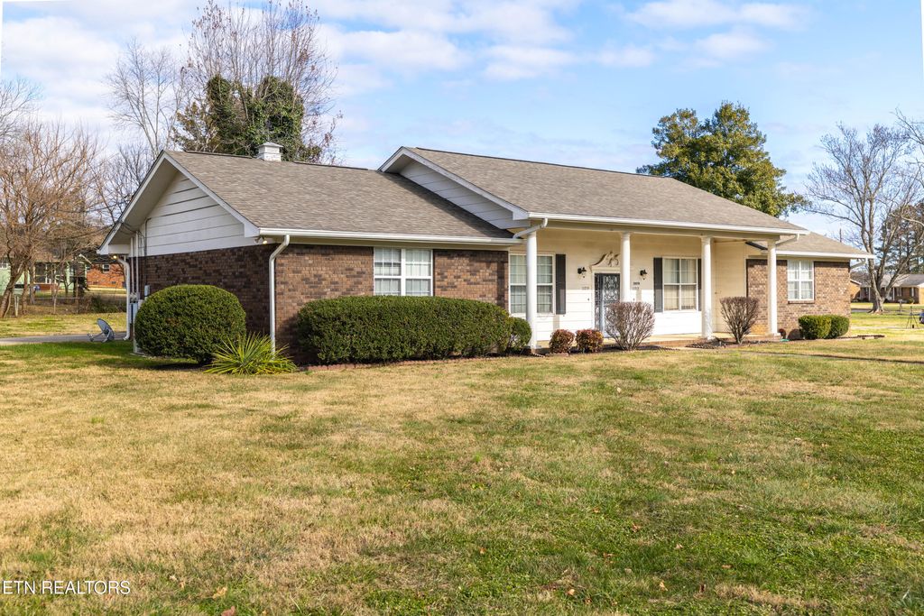 Photo of 11719 S Williamsburg Drive, Knoxville, TN 37934 (MLS # 1325195)