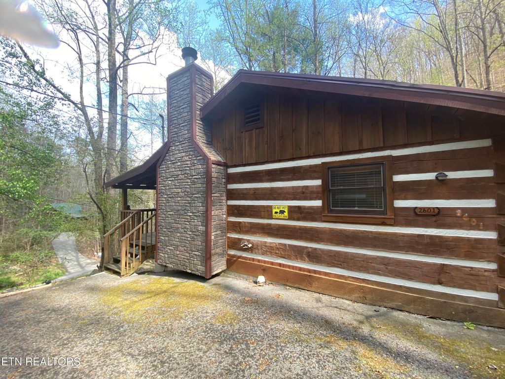 Photo of 2601 Black Bear Lane, Sevierville, TN 37876 (MLS # 1335395)