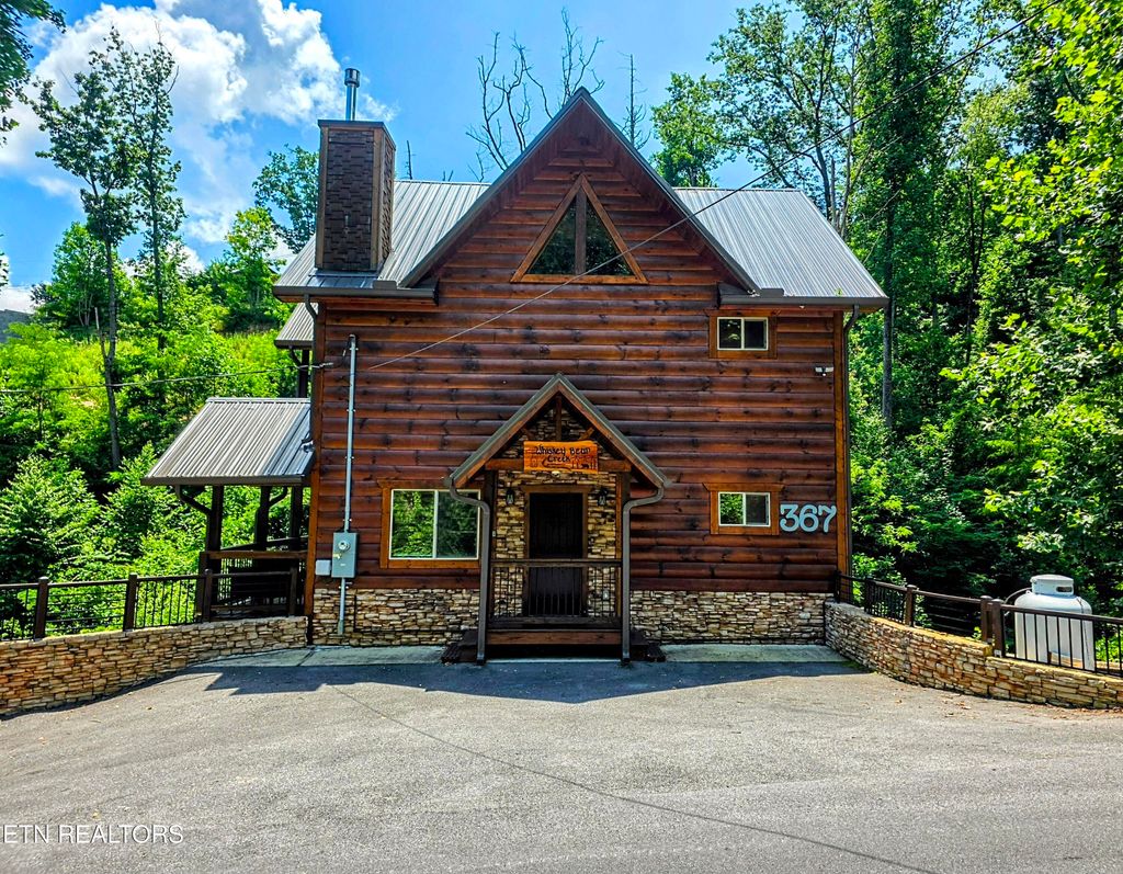 Photo of 367 Wiley Oakley Drive, Gatlinburg, TN 37738 (MLS # 1340509)
