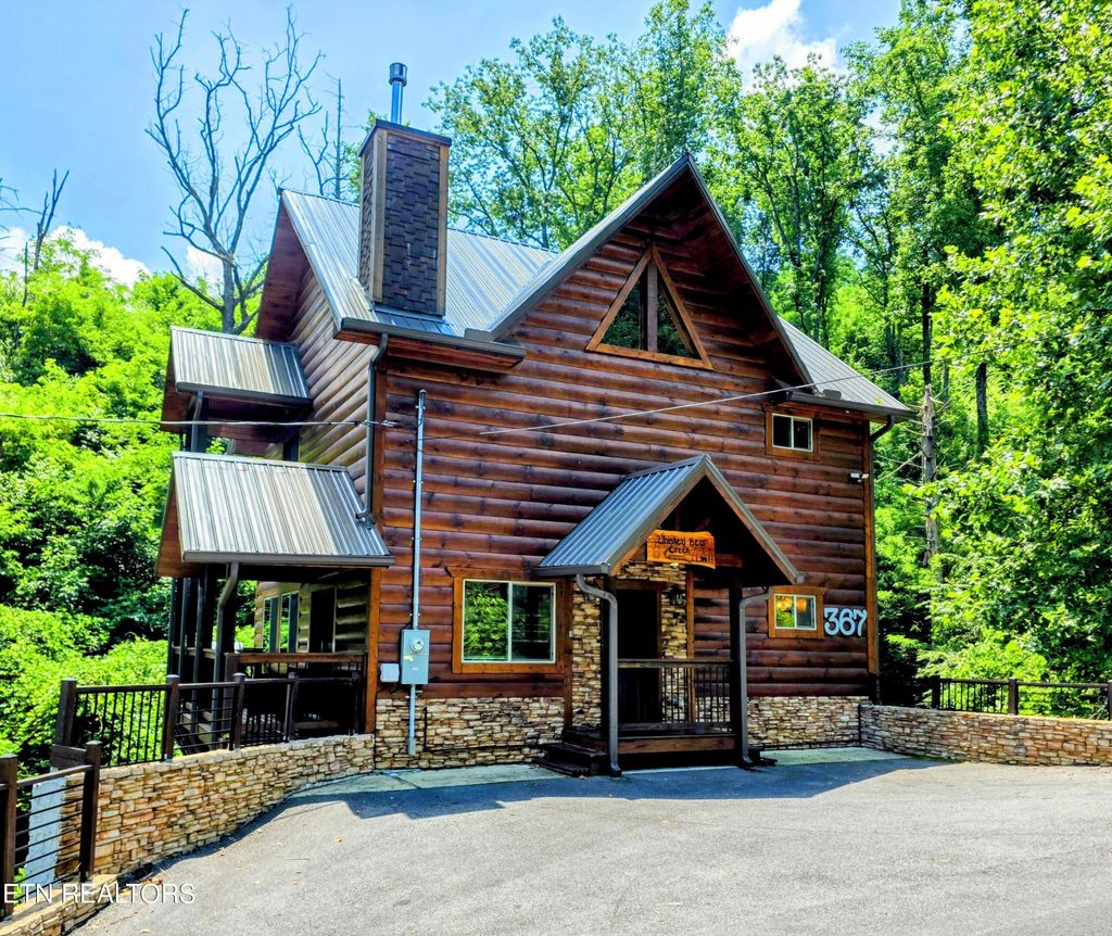 Photo of 367 Wiley Oakley Drive, Gatlinburg, TN 37738 (MLS # 1340509)
