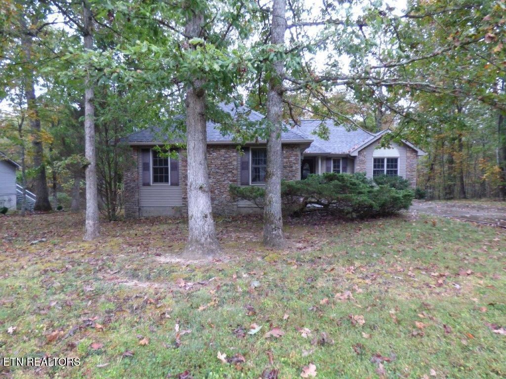 Photo of 289 Kings Down Drive, Crossville, TN 38558 (MLS # 1318000)