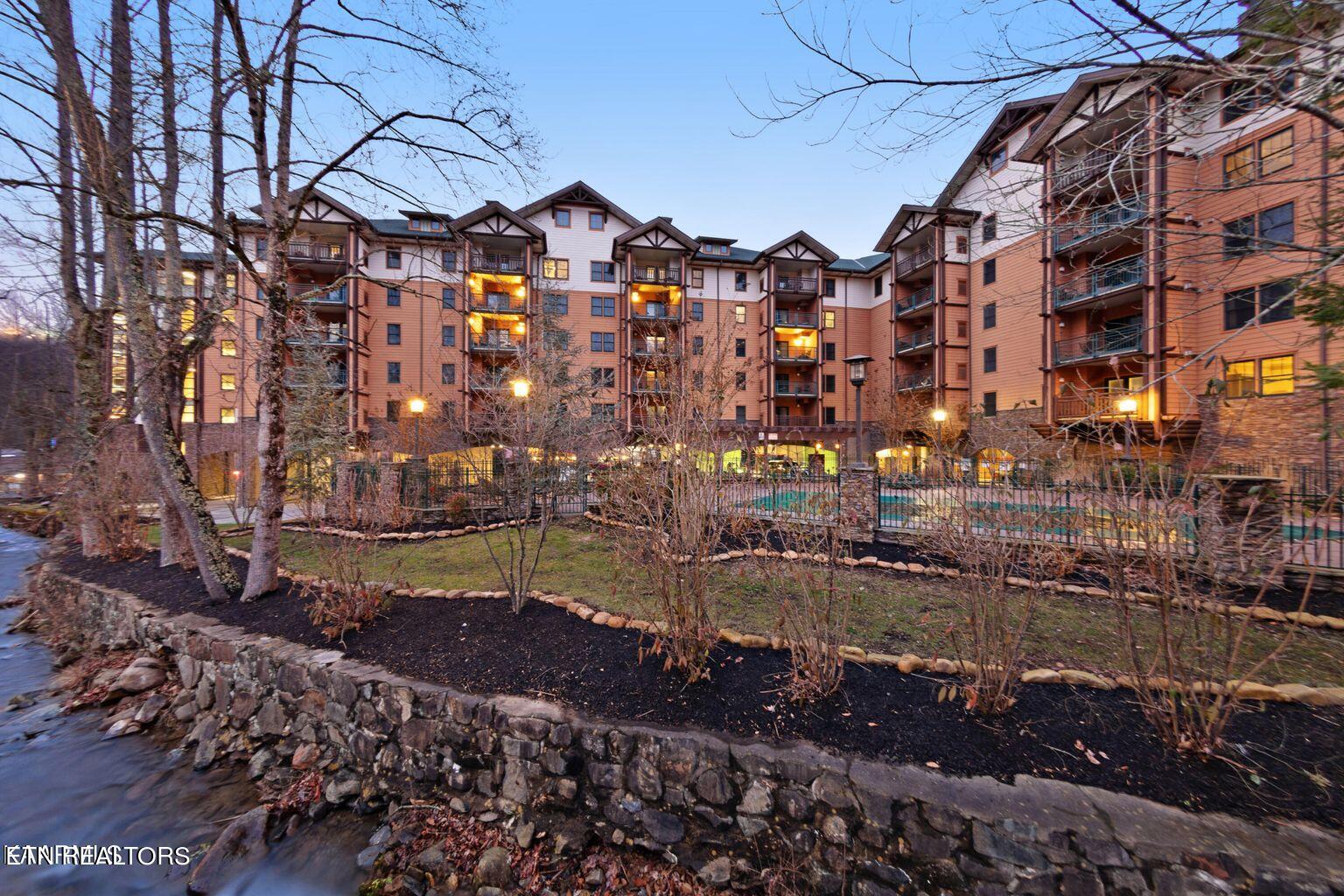 215 Woliss Ln Unit 209