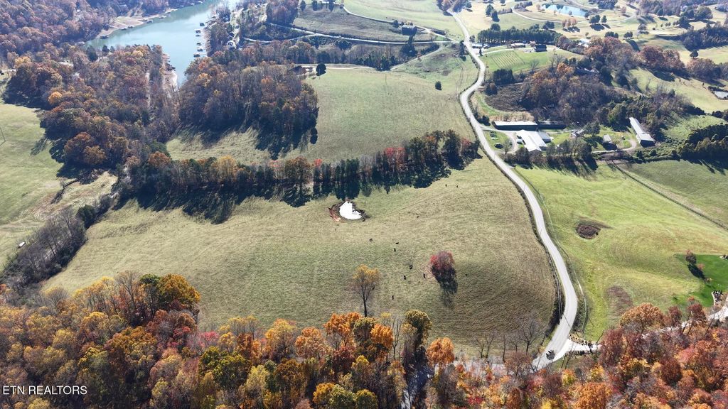 Photo of 5 Chapman Rd, LaFollette, TN 37766 (MLS # 1248173)