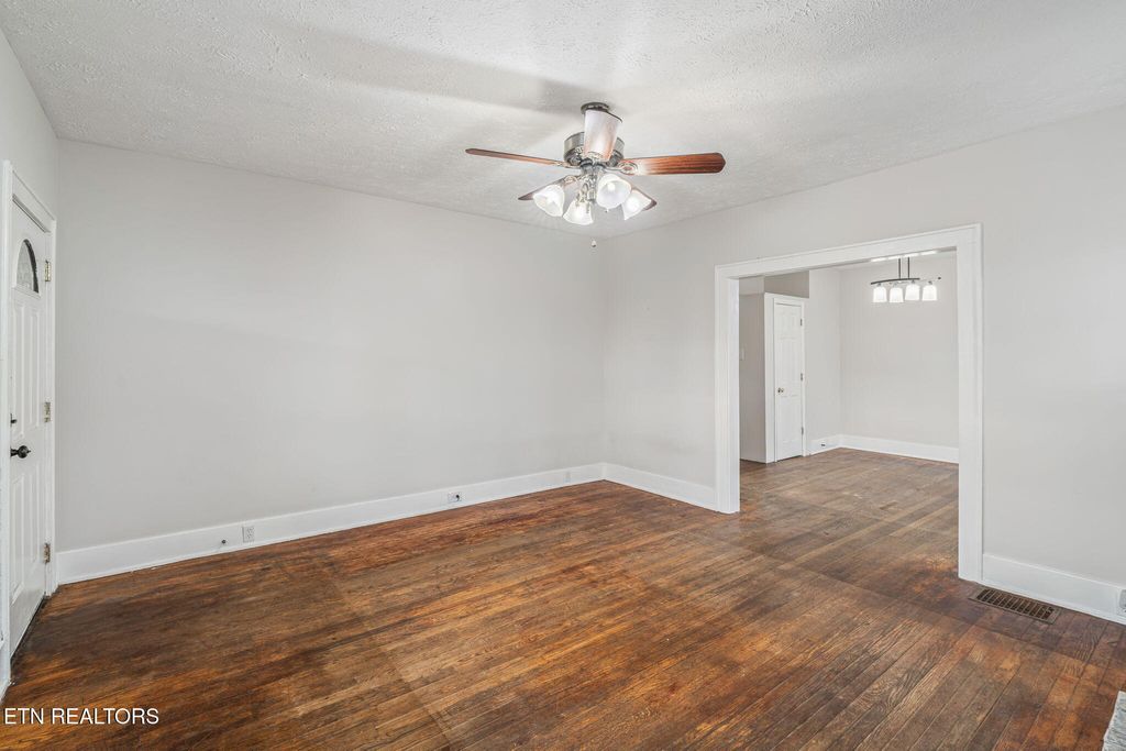 Photo of 467 Chickamauga Ave, Knoxville, TN 37917 (MLS # 1331616)