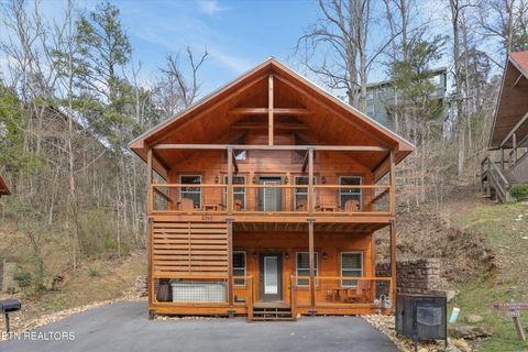 Photo of 2395 Alpine Village Way, Pigeon Forge, TN 37863 (MLS # 1332375)