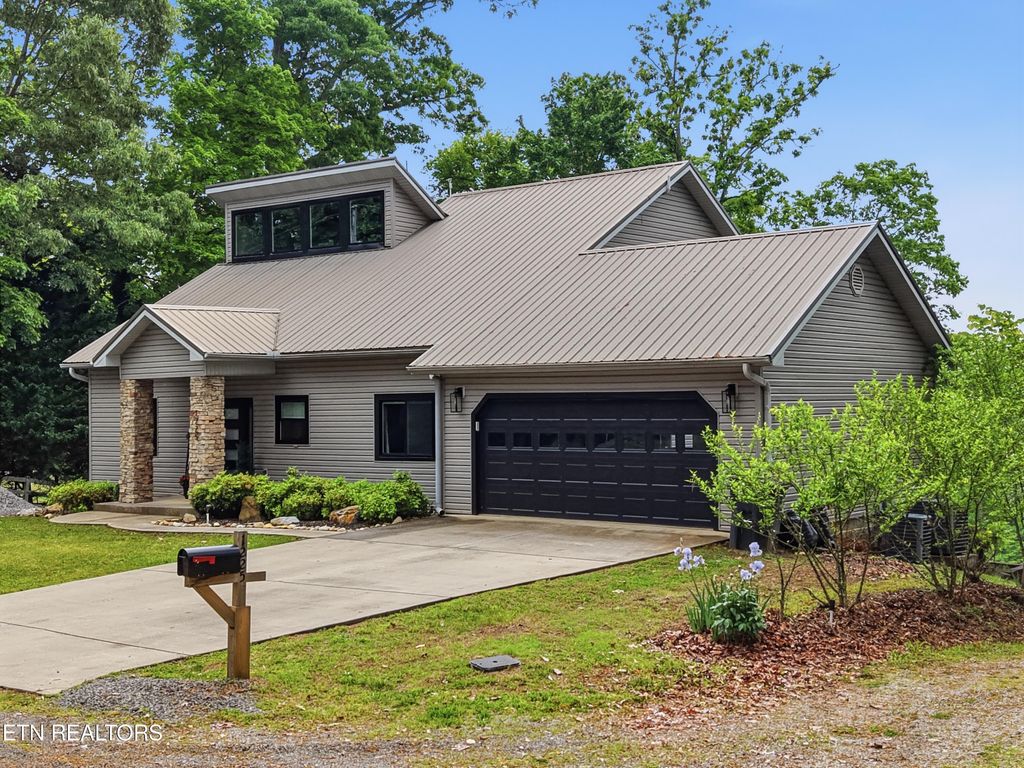 Photo of 1225 Weaver Lane, Dandridge, TN 37725 (MLS # 1338841)