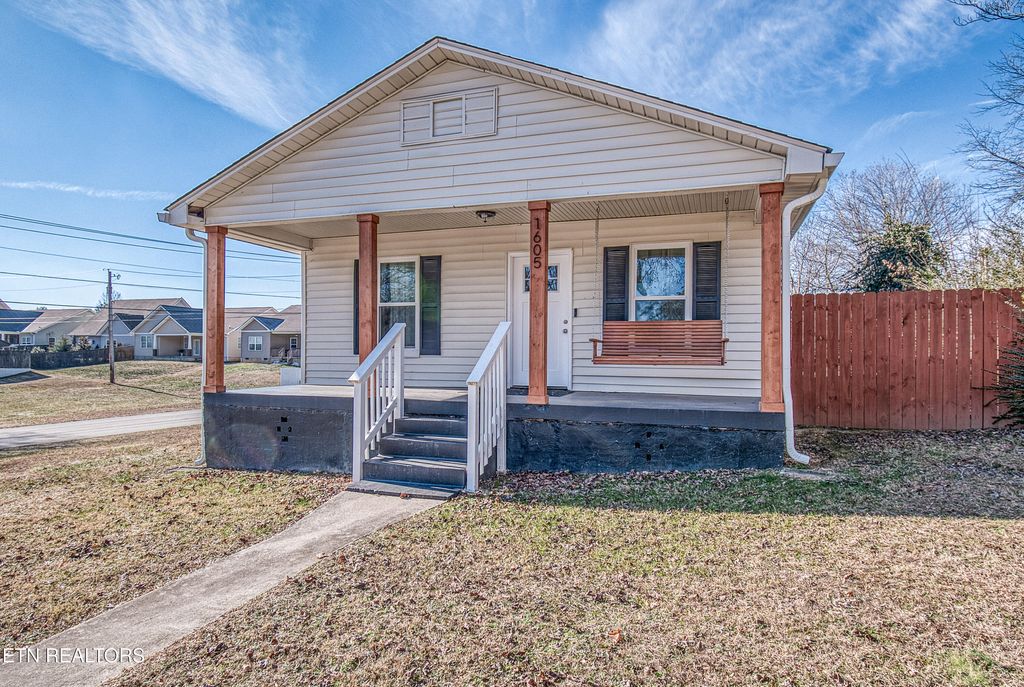 Photo of 1605 Lodge St, Alcoa, TN 37701 (MLS # 1287607)