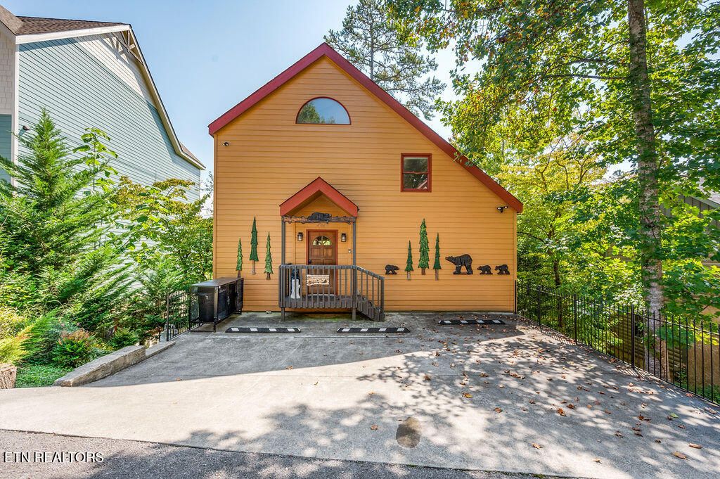 Photo of 3523 Brook Stone Way, Pigeon Forge, TN 37863 (MLS # 1334371)