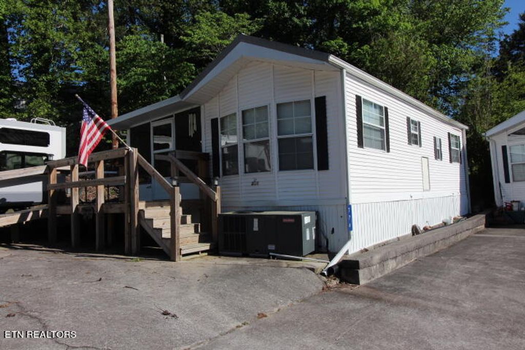 Photo of 774 Big Valley Blvd, Townsend, TN 37882 (MLS # 1261529)