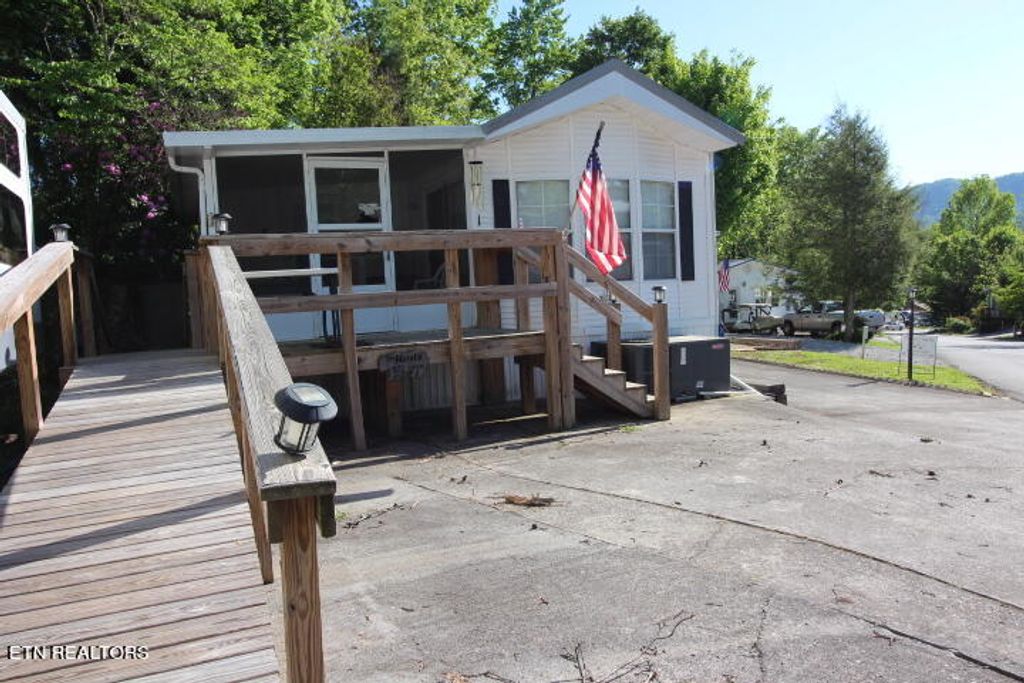 Photo of 774 Big Valley Blvd, Townsend, TN 37882 (MLS # 1261529)