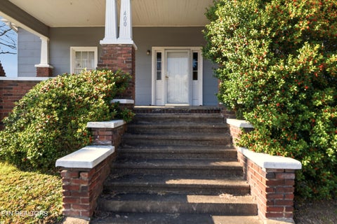 Tiny photo for 400 N Main St, Clinton, TN 37716 (MLS # 1325773)