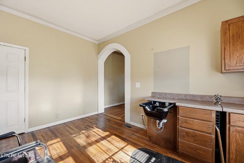 Tiny photo for 400 N Main St, Clinton, TN 37716 (MLS # 1325773)