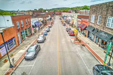 Tiny photo for 400 N Main St, Clinton, TN 37716 (MLS # 1325773)
