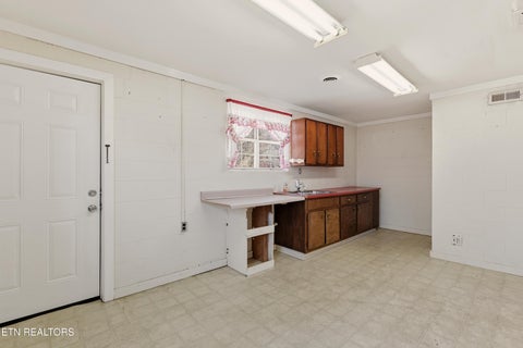 Tiny photo for 400 N Main St, Clinton, TN 37716 (MLS # 1325773)