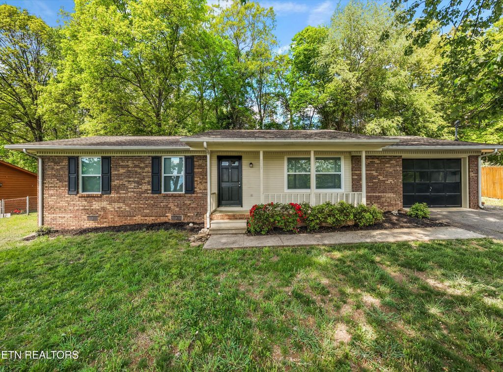 Photo of 529 Annandale Rd, Knoxville, TN 37934 (MLS # 1337490)