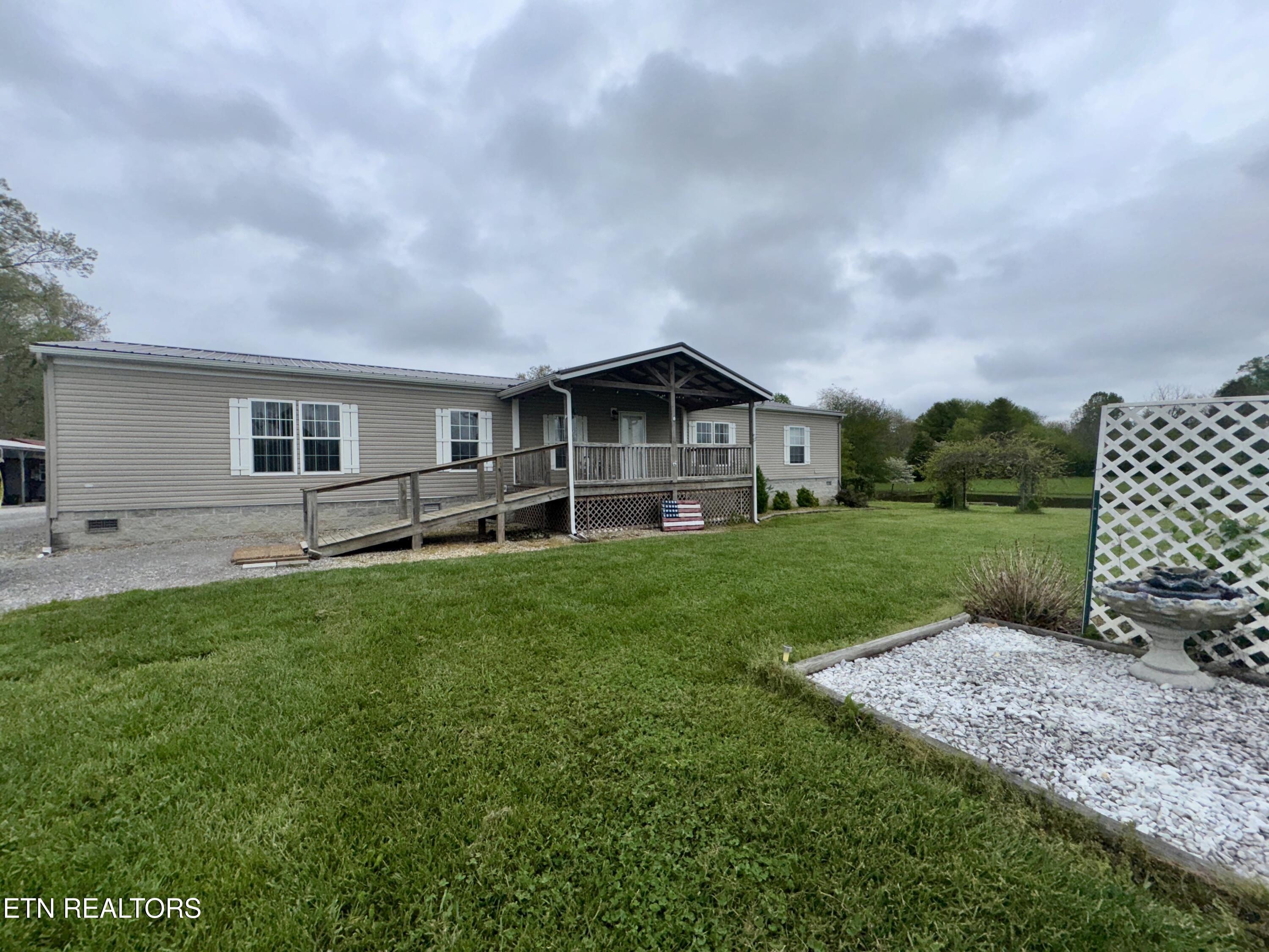 2959 Pomona Rd