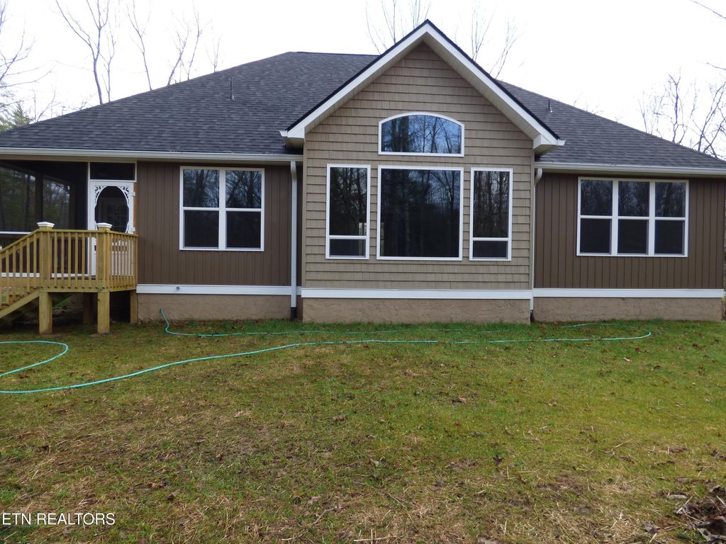Photo of 144 Hawes Circle, Crossville, TN 38558 (MLS # 1330260)
