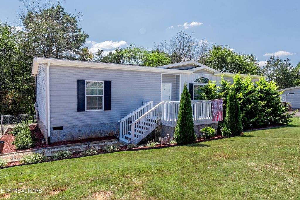 Photo of 1013 Ashley Meadows Drive, Strawberry Plains, TN 37871 (MLS # 1277062)