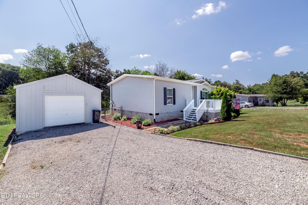Photo of 1013 Ashley Meadows Drive, Strawberry Plains, TN 37871 (MLS # 1277062)