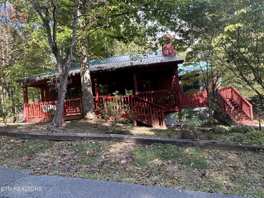 Photo of 409 Laurel Trace Trce, Townsend, TN 37882 (MLS # 1319828)