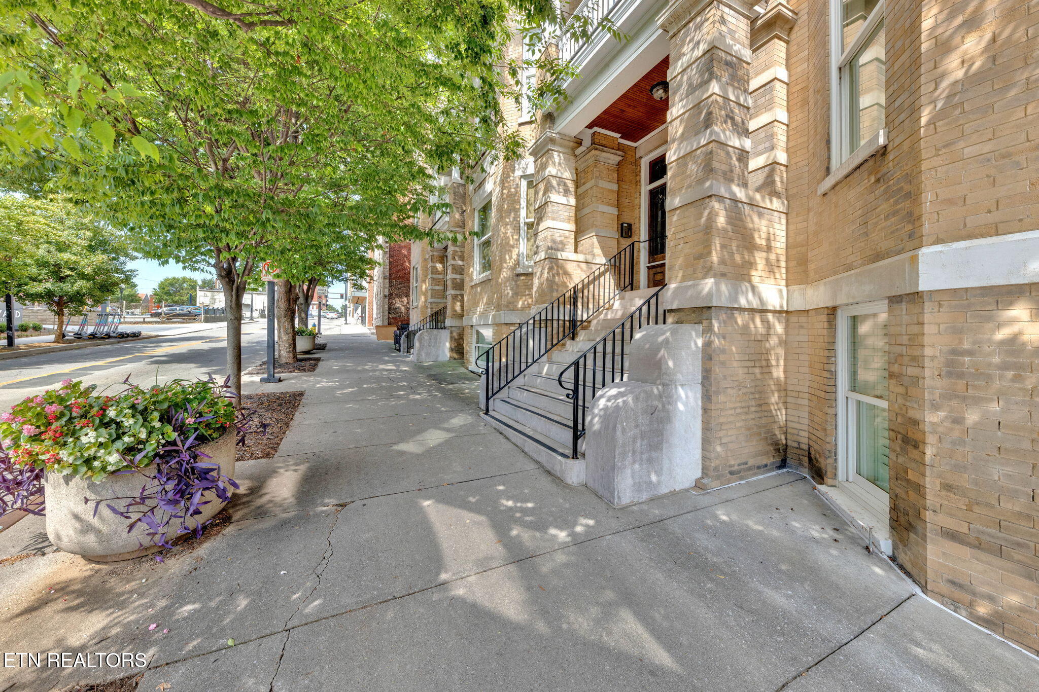 207 W Church Ave 202