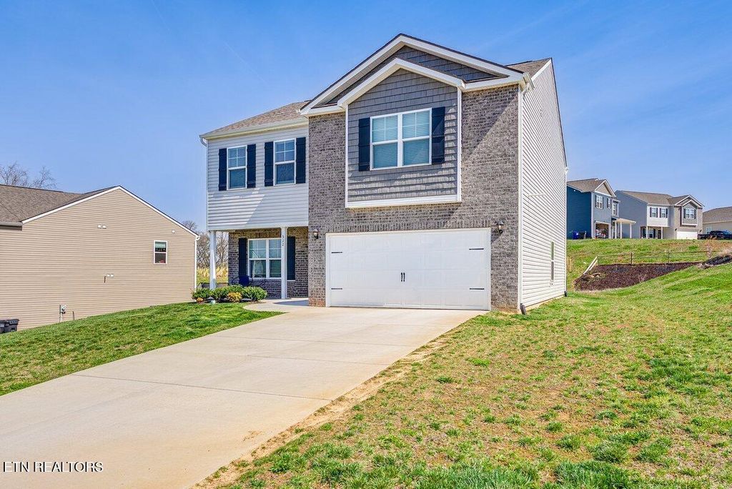 Photo of 322 Heritage Crossing Drive, Maryville, TN 37804 (MLS # 1333250)