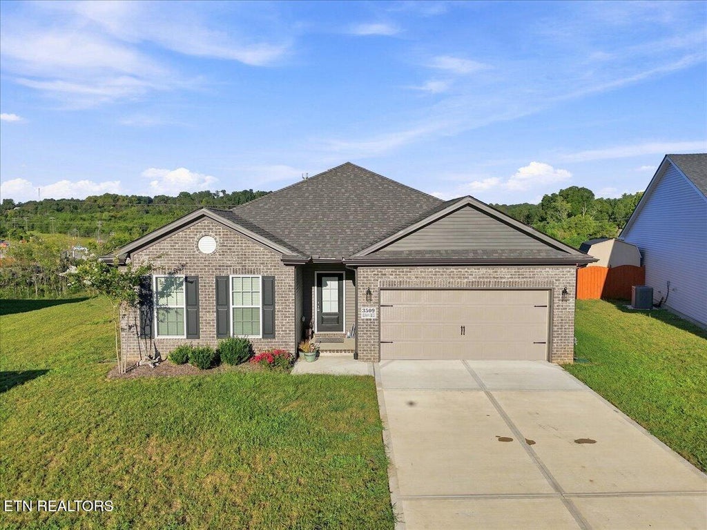 Photo of 3509 Crimson Circle, Maryville, TN 37801 (MLS # 1355295)