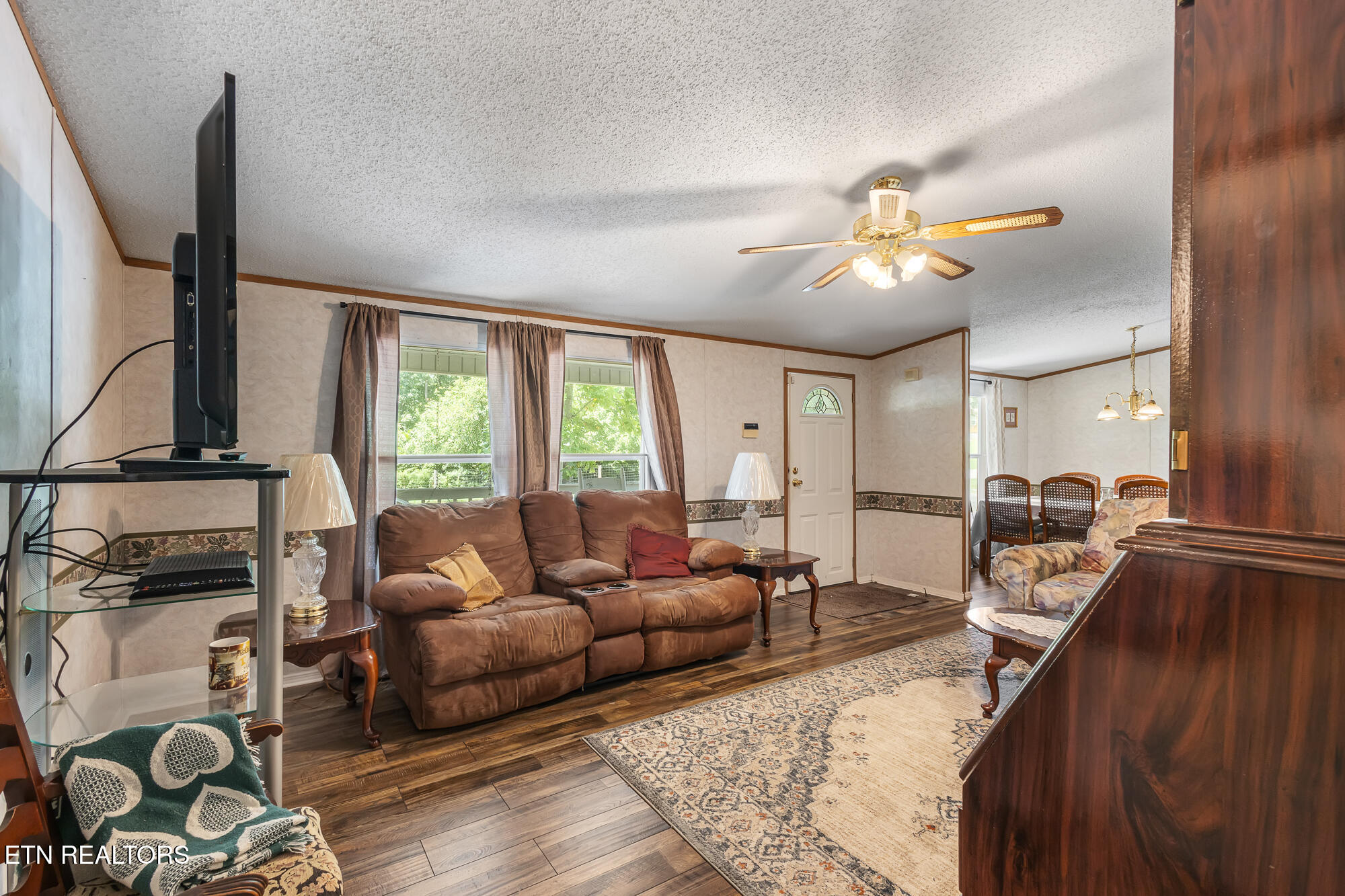1055 Ridge Road