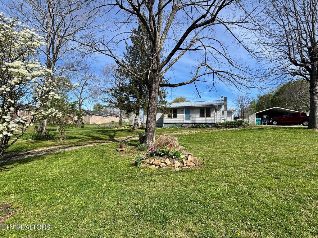 Photo of 1012 Fourth St, Crossville, TN 38555 (MLS # 1336689)